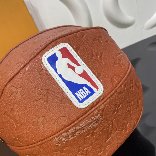 LV專櫃新款包包 路易威登Ball in Basket手袋 LVxNBA SEASON 2膠囊系列 LV籃球形狀單肩包郵差包  ydh4236